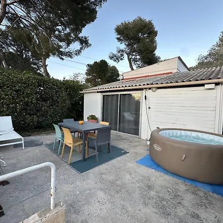A 150m De La - Jolie Maisonnette Avec Jardin Et 度假居 *
